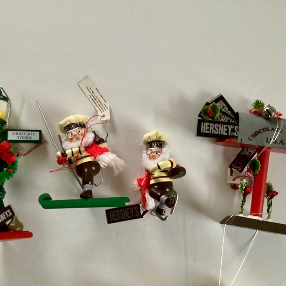 Lot of Kurt Adler 11 Hershey’s Wooden Elf Ornaments - Picture 8 of 8